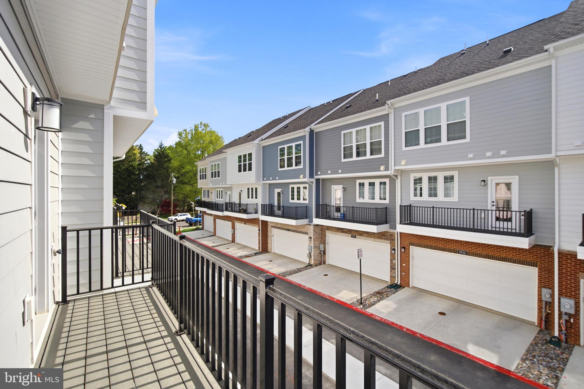 BOULEVARD VI TOWNS - Residential