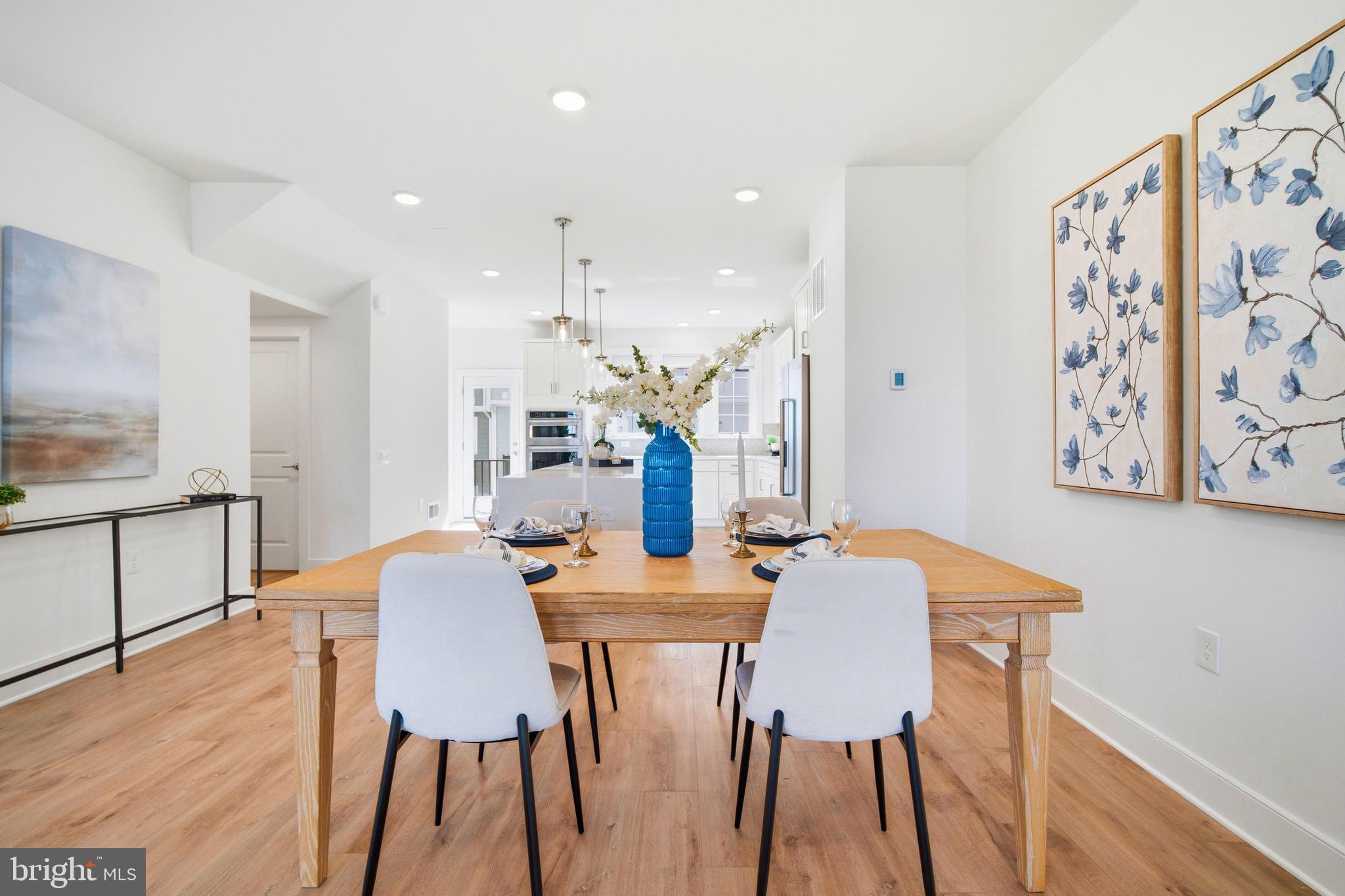 BOULEVARD VI TOWNS - Residential