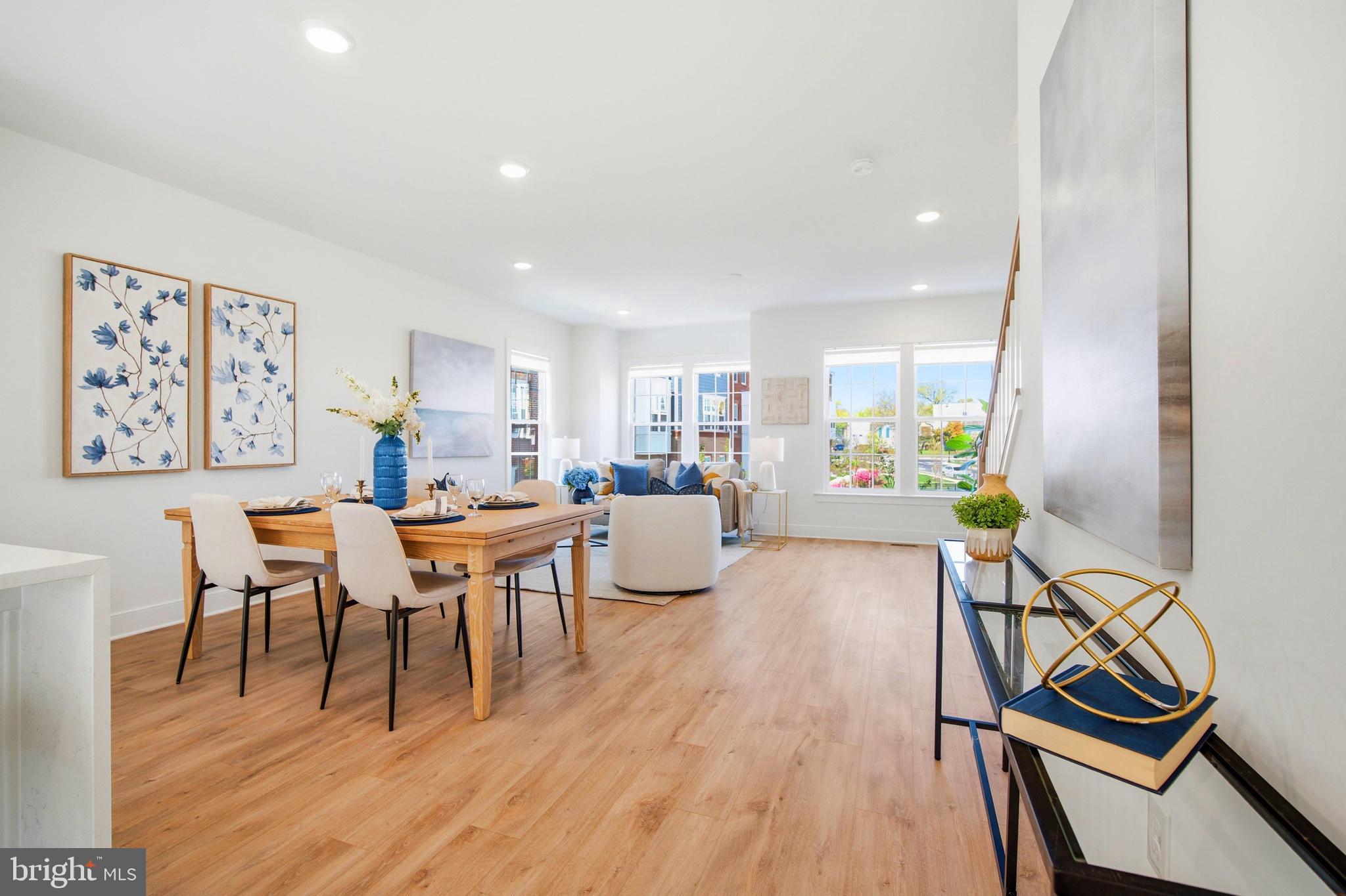 BOULEVARD VI TOWNS - Residential