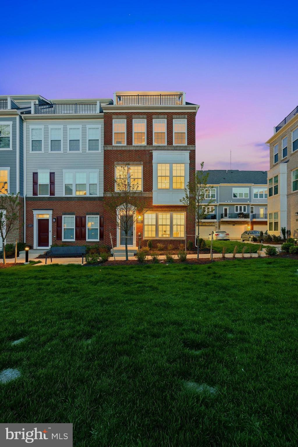 BOULEVARD VI TOWNS - Residential