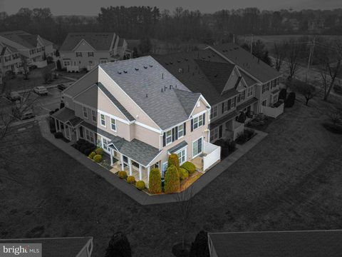 Townhouse For Rent - 2106 Lexington Mews<br/> SWEDESBORO, NJ 08085