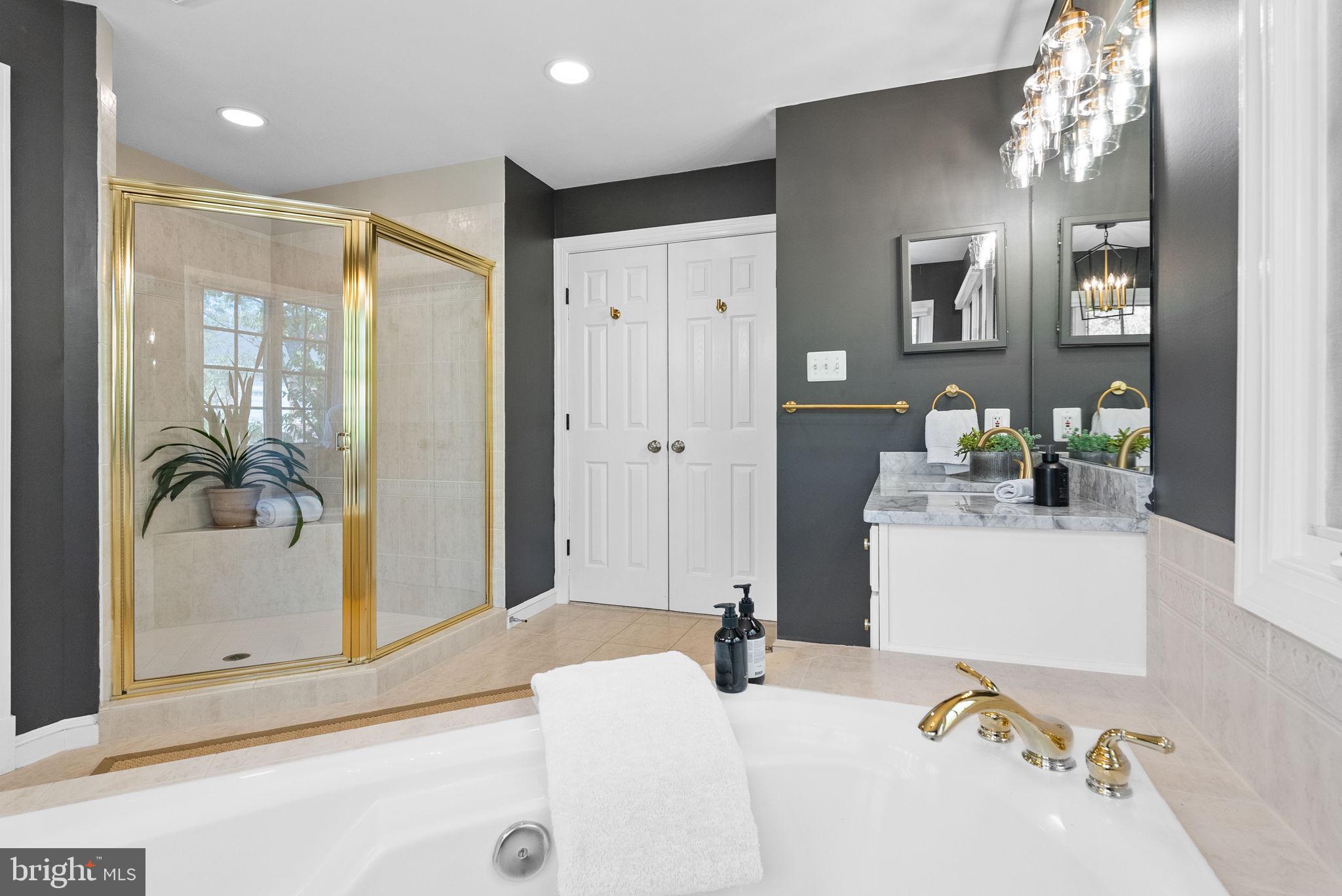 SHIRLEY WOODS - Residential