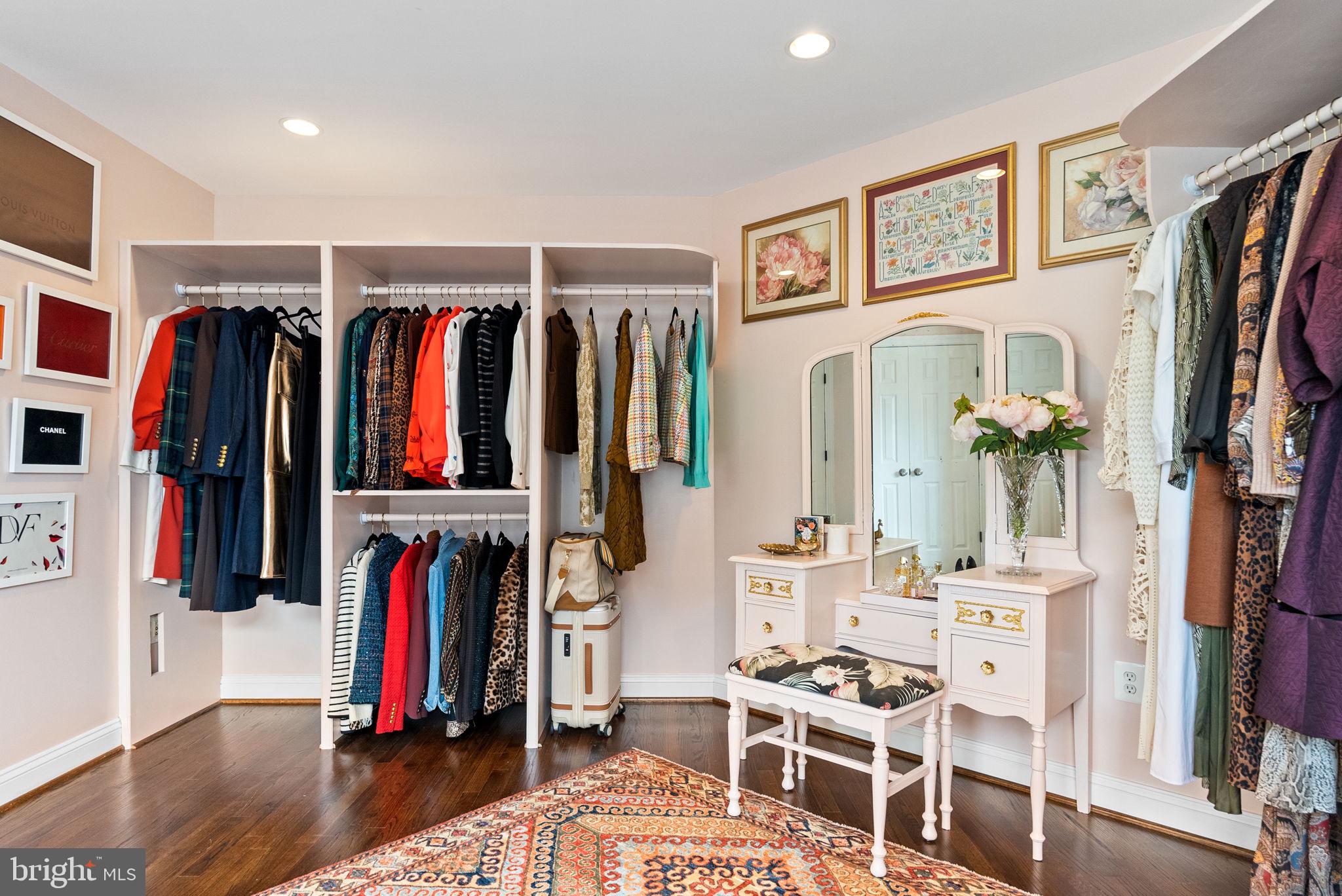 SHIRLEY WOODS - Residential