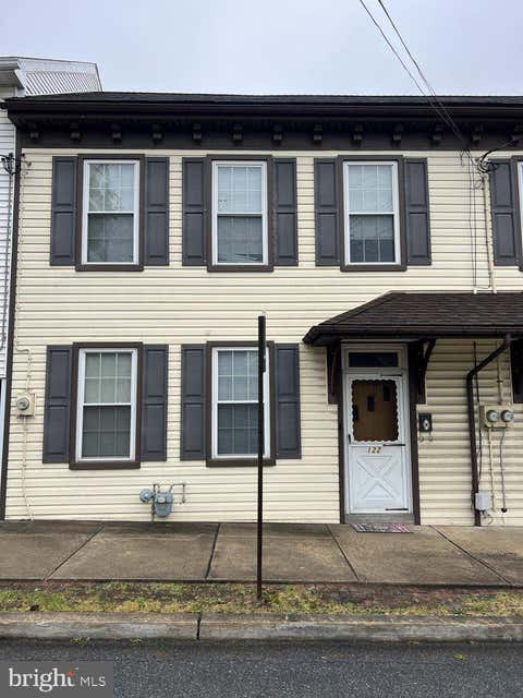 Townhouse For Rent - 122 N Main Street<br/> Berks County, TOPTON, PA 19562
