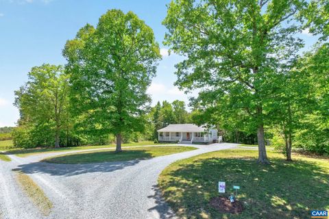 Homes For Sale - 256 Wagner Pl Pl<br/> PALMYRA, VA 22963