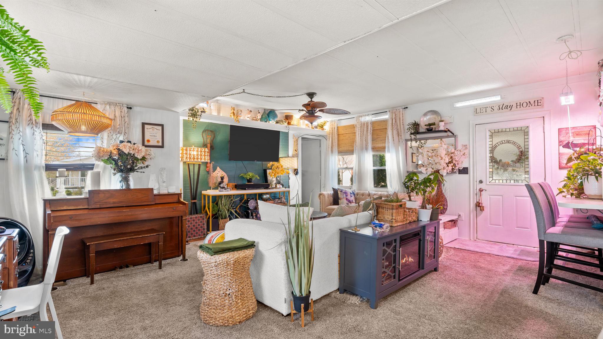 FEASTERVILLE - Residential