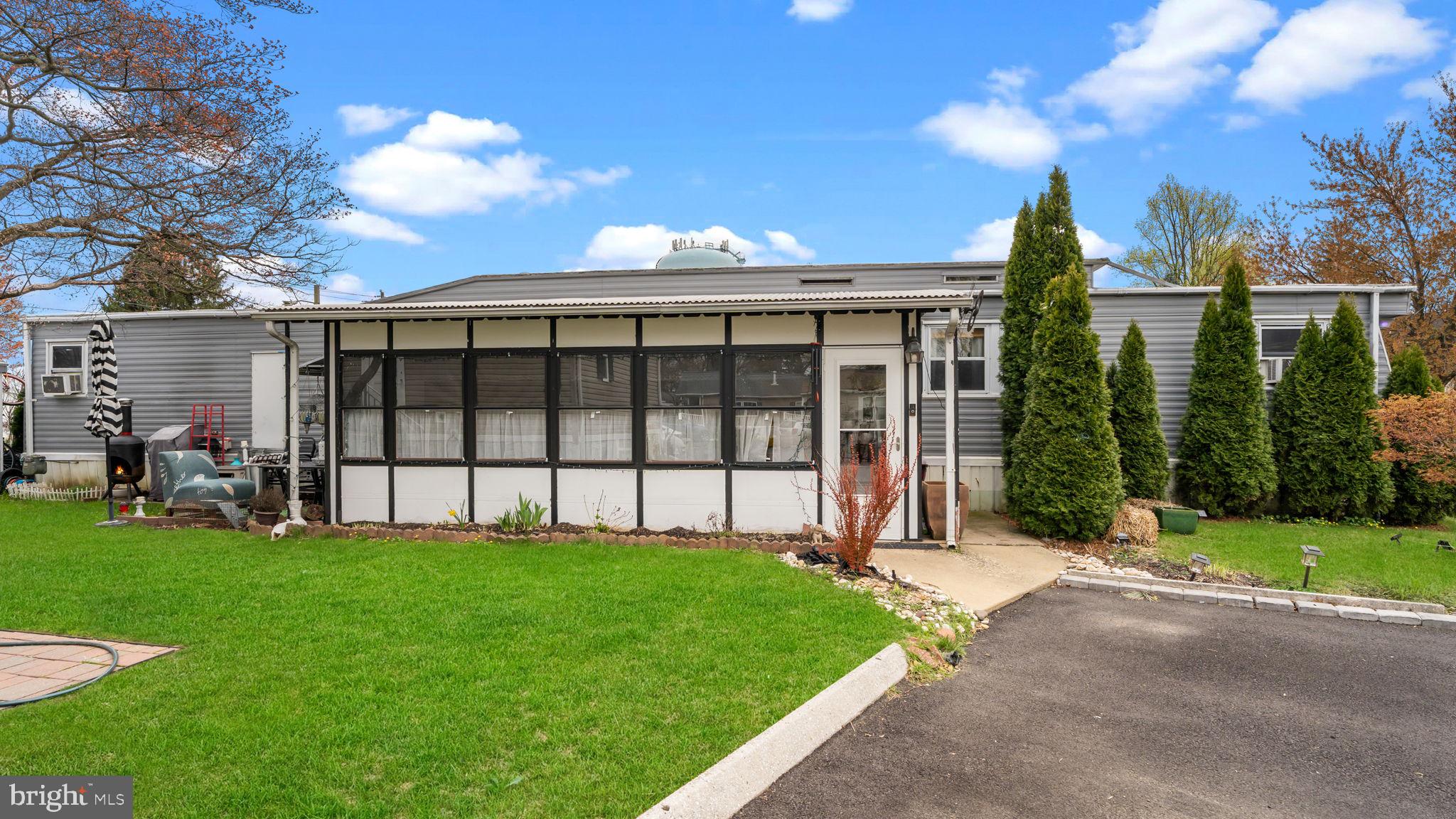 FEASTERVILLE - Residential