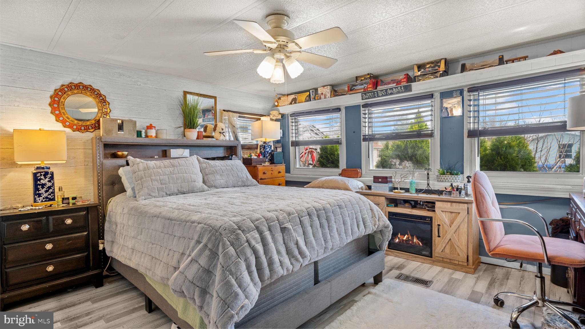 FEASTERVILLE - Residential