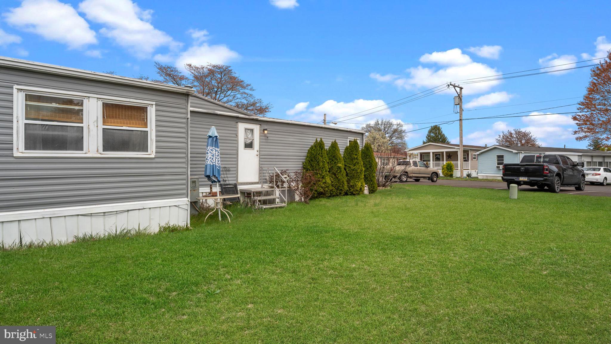 FEASTERVILLE - Residential