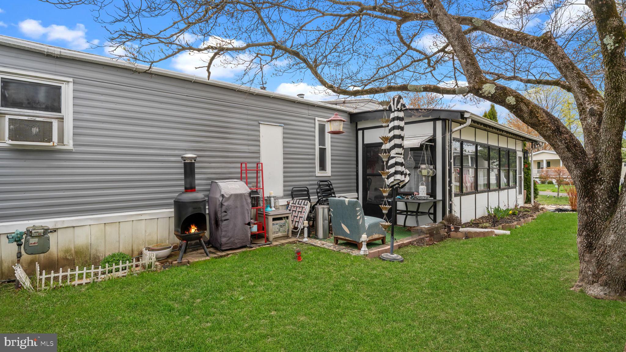 FEASTERVILLE - Residential