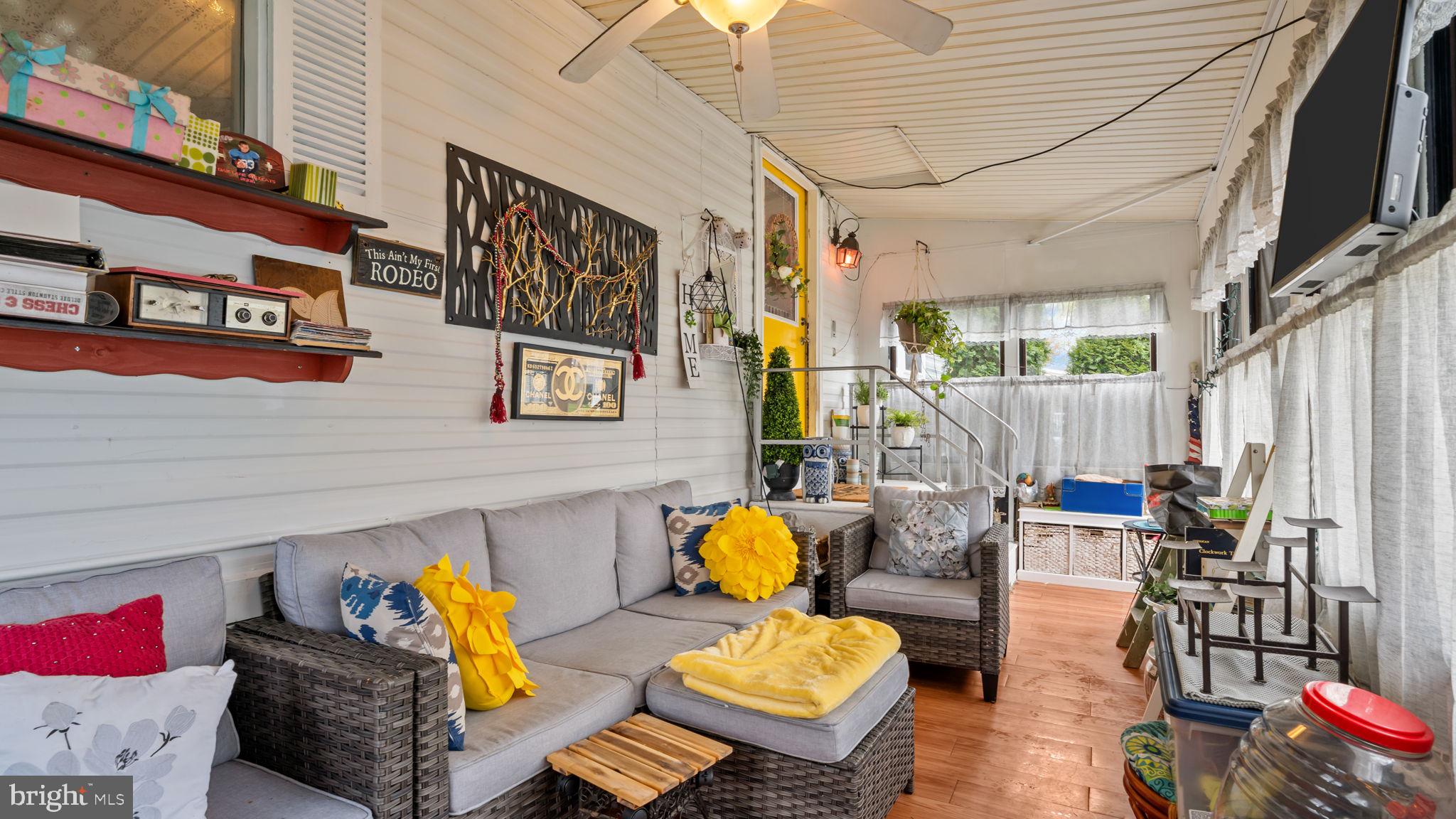 FEASTERVILLE - Residential