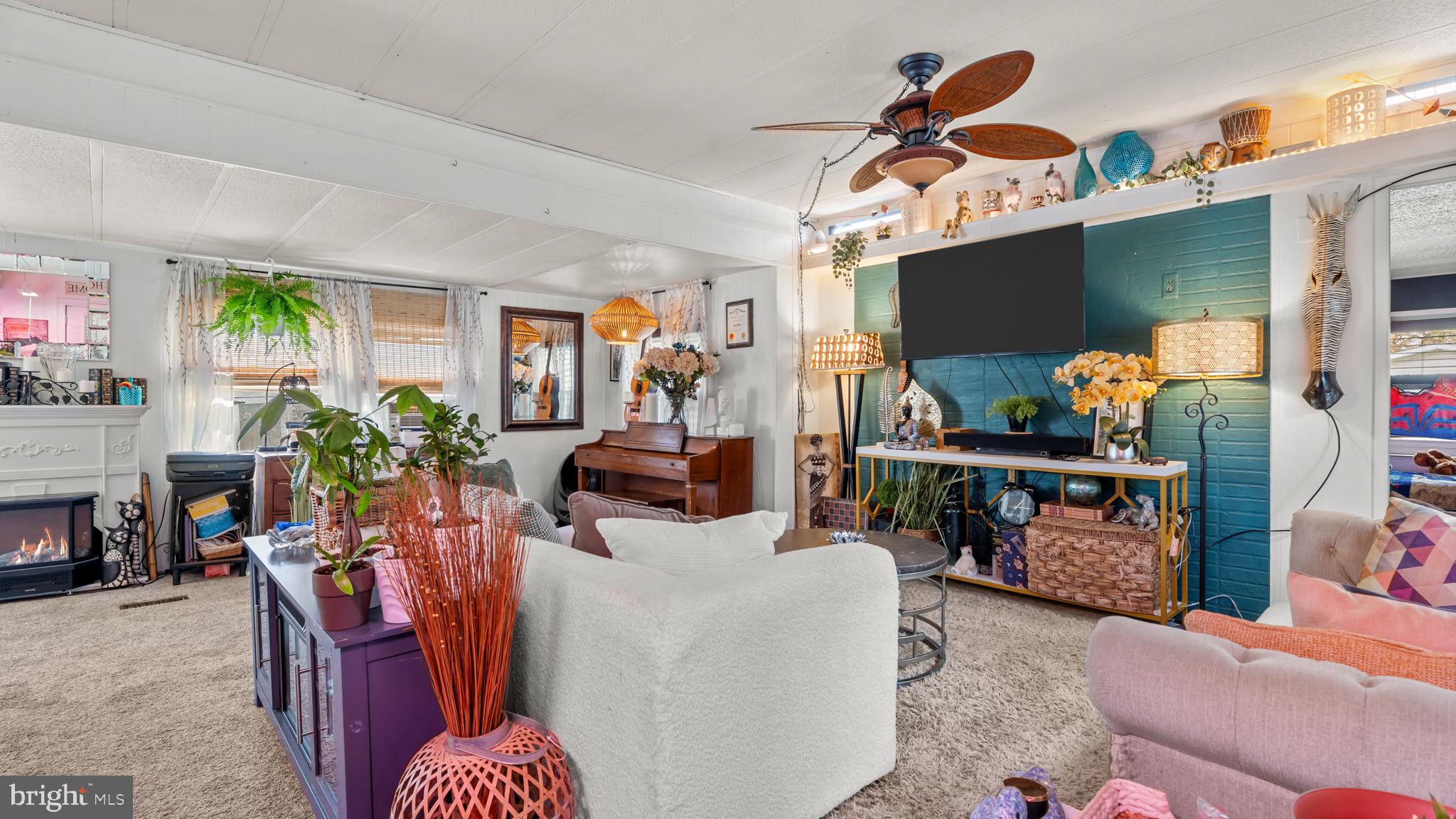 FEASTERVILLE - Residential