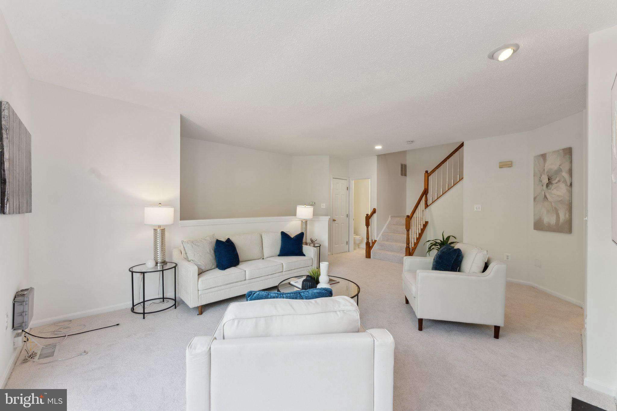 LIFESTYLE AT SULLY STATION - Residential