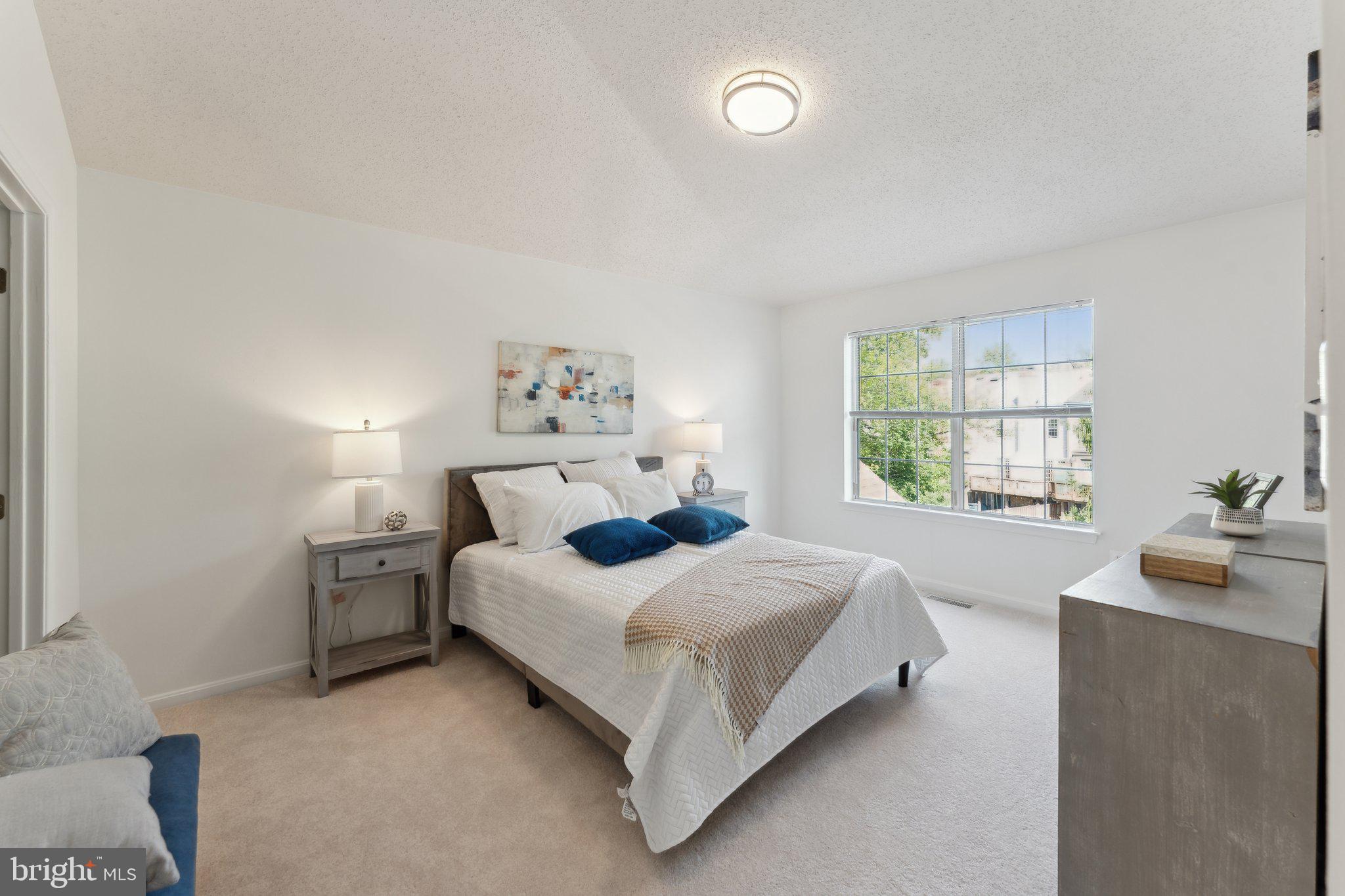 LIFESTYLE AT SULLY STATION - Residential