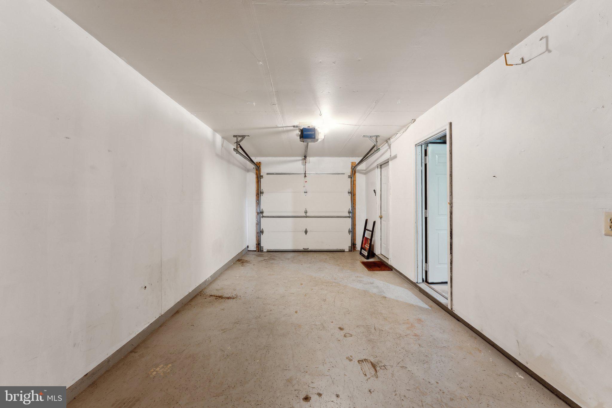 LIFESTYLE AT SULLY STATION - Residential