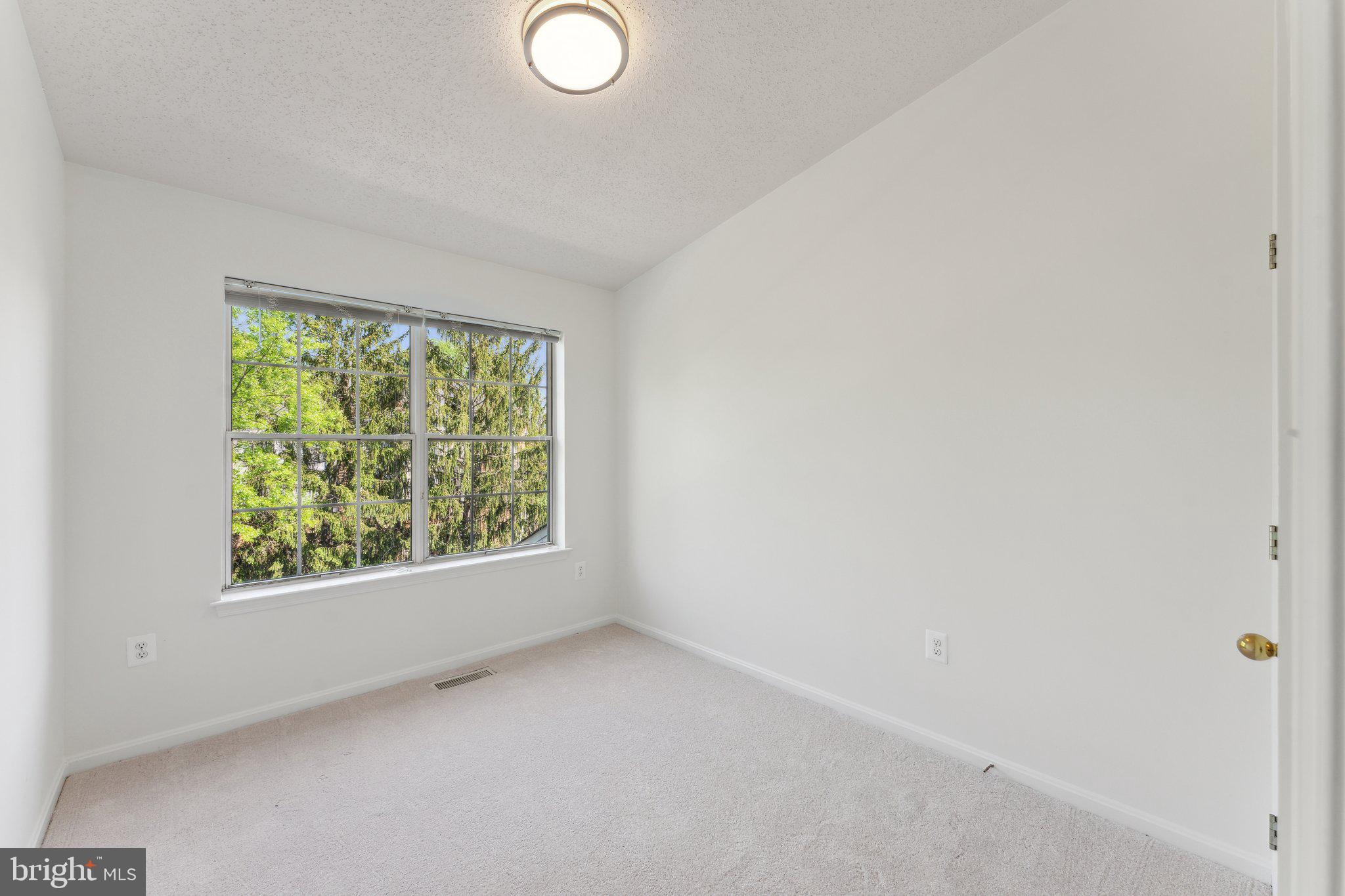 LIFESTYLE AT SULLY STATION - Residential