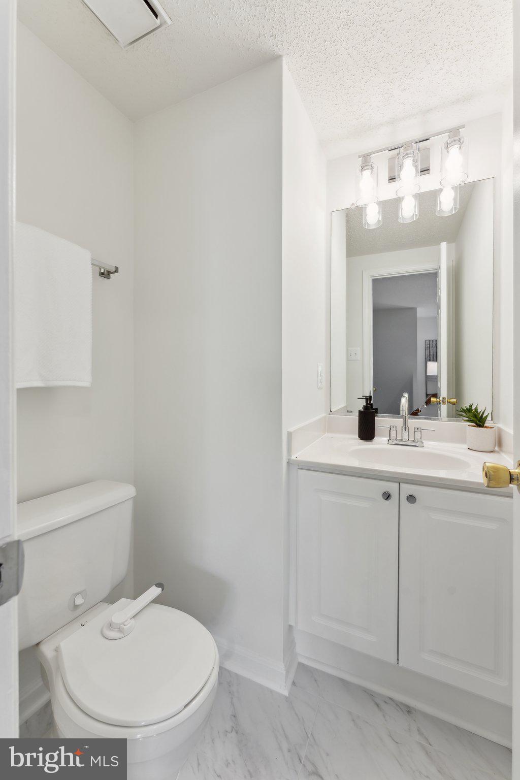 LIFESTYLE AT SULLY STATION - Residential