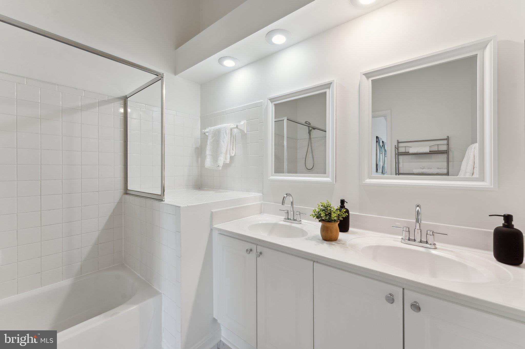 LIFESTYLE AT SULLY STATION - Residential