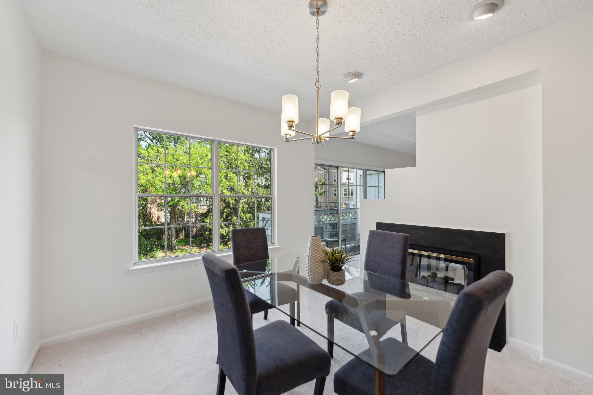 LIFESTYLE AT SULLY STATION - Residential