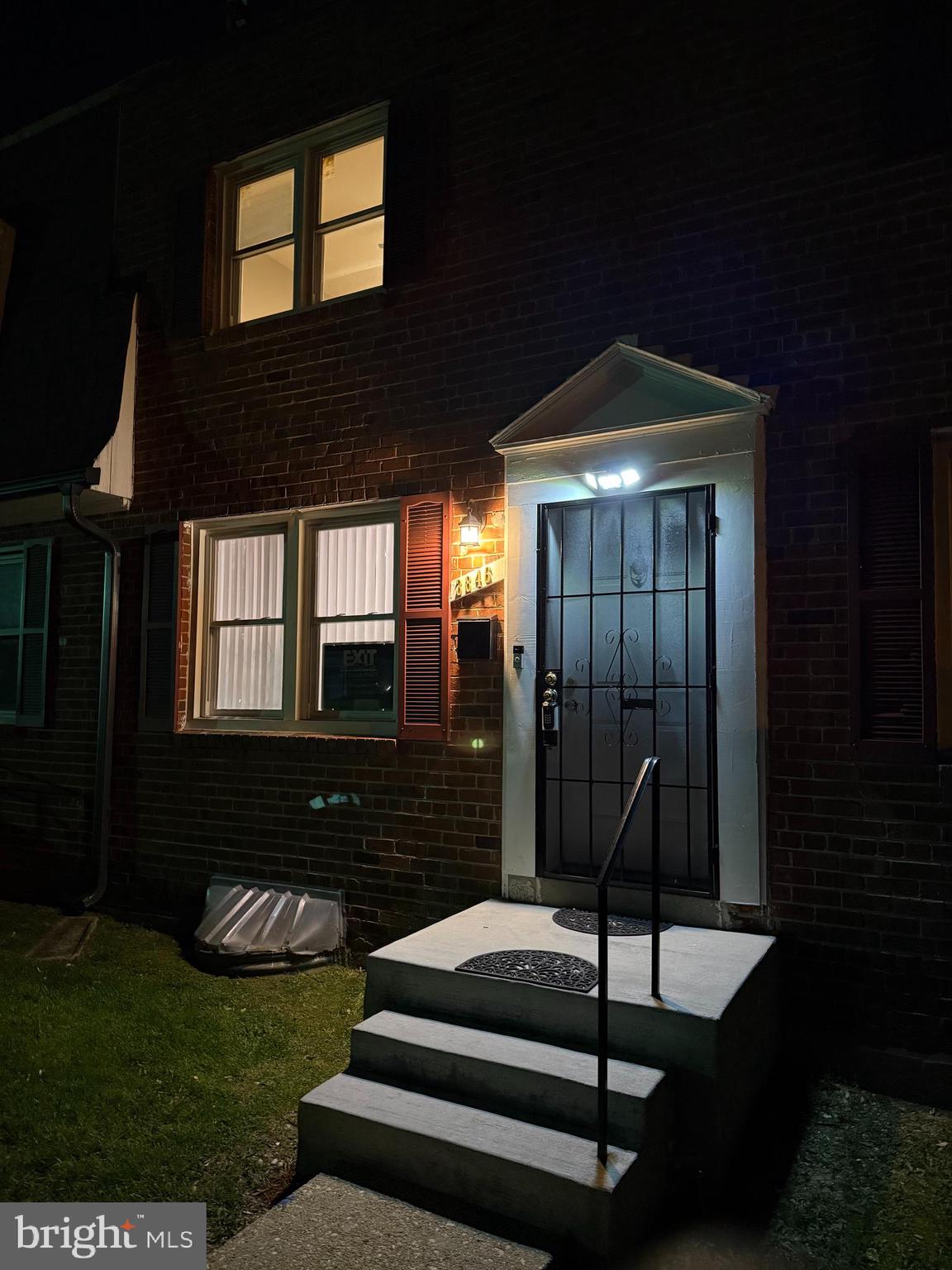 IVERSON COURTS - Residential