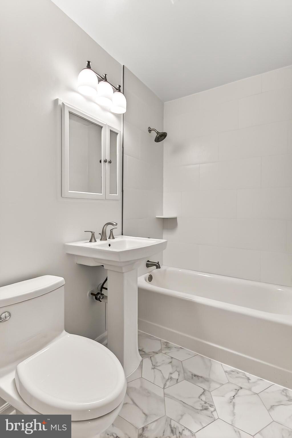 GEORGE MASON VILLAGE - Residential