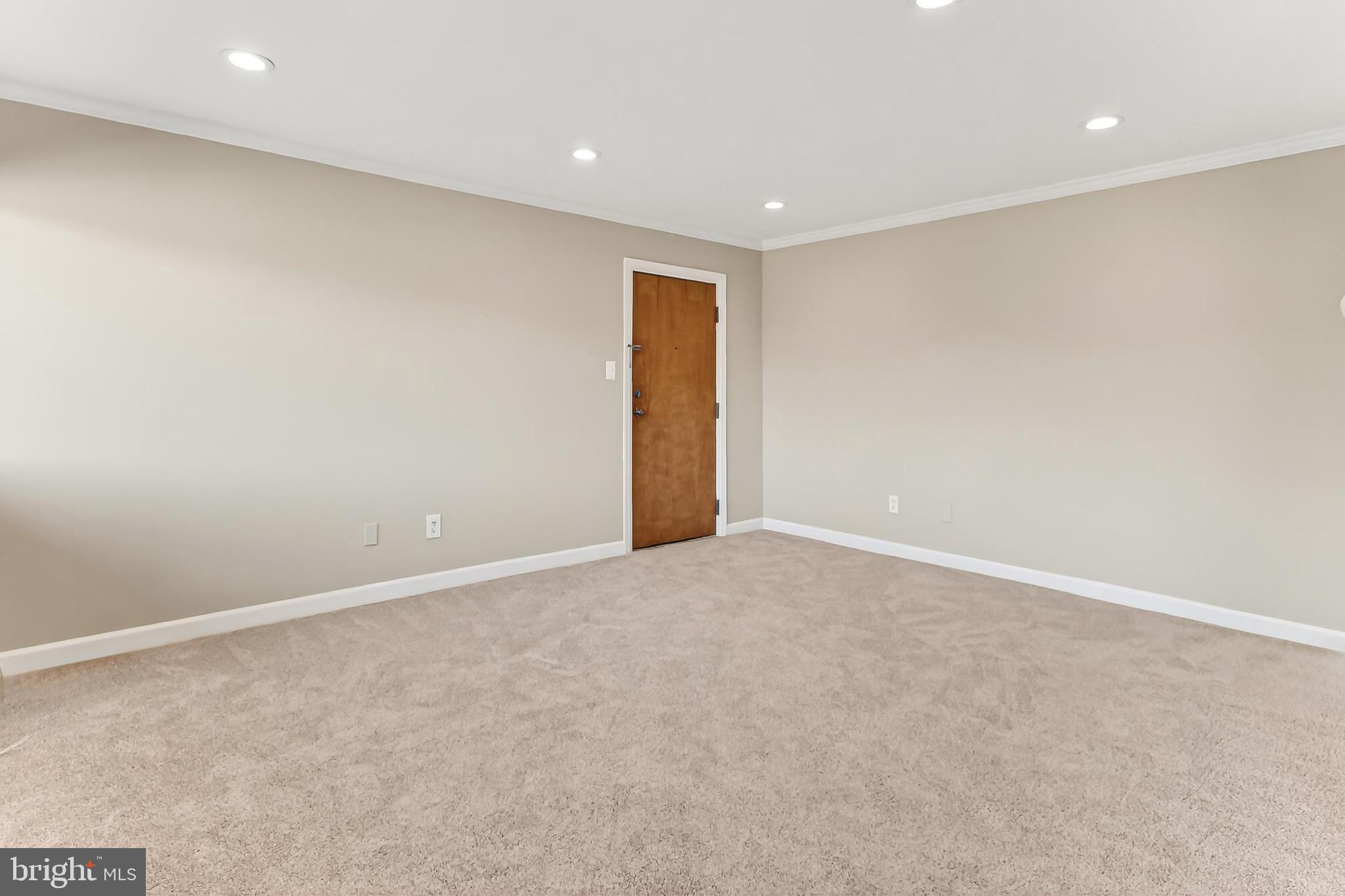 GEORGE MASON VILLAGE - Residential