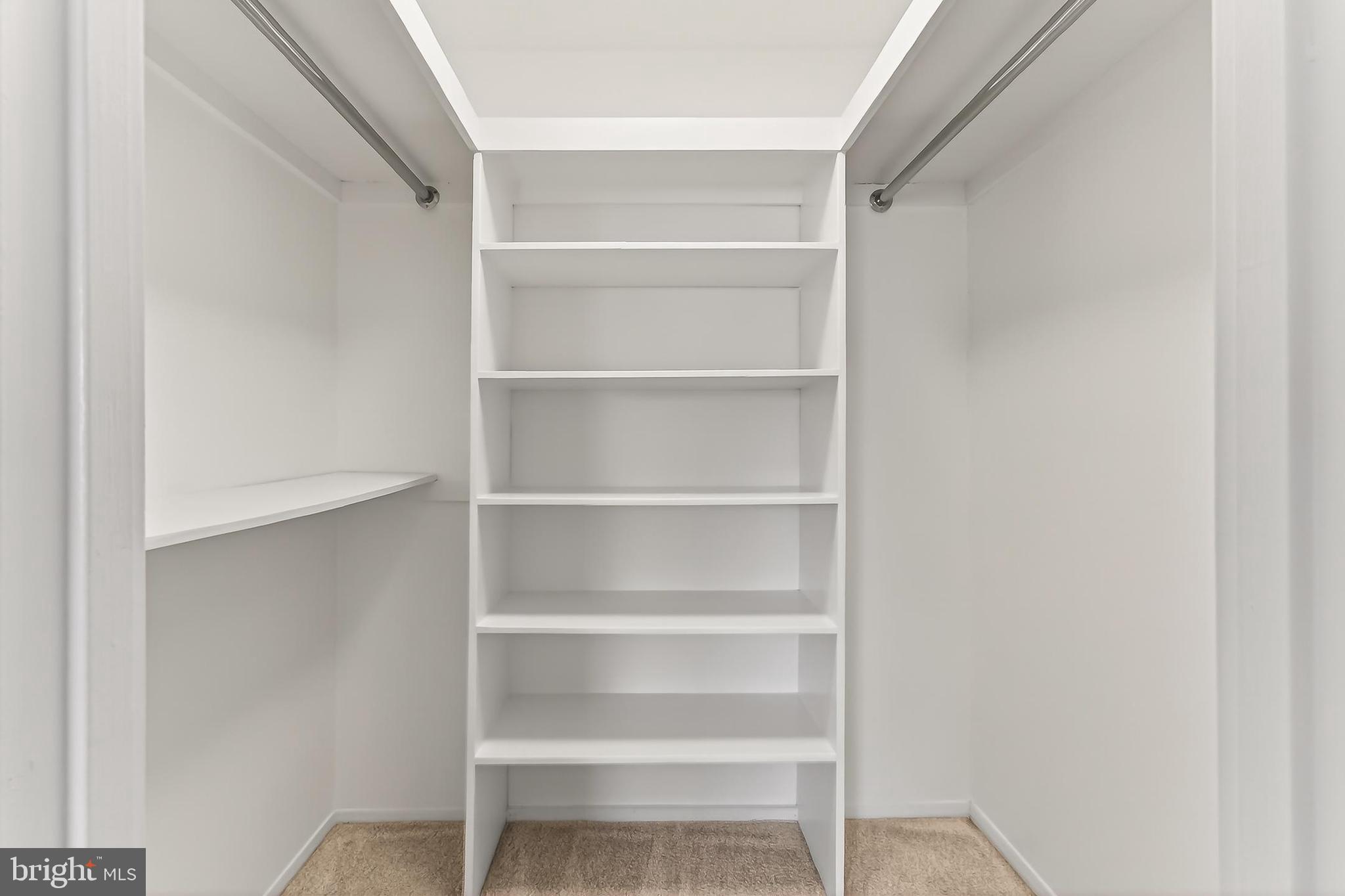 GEORGE MASON VILLAGE - Residential