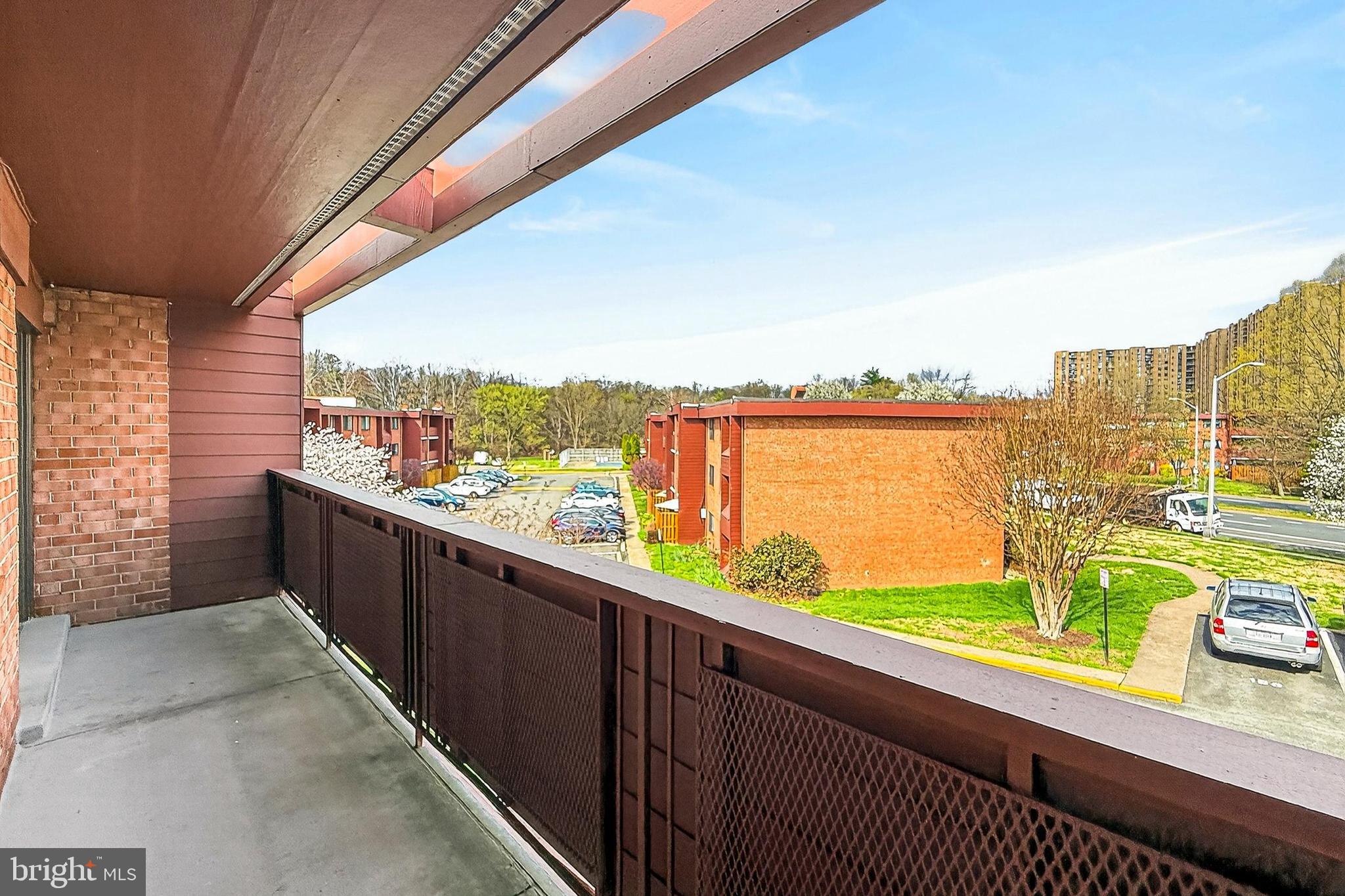 GEORGE MASON VILLAGE - Residential