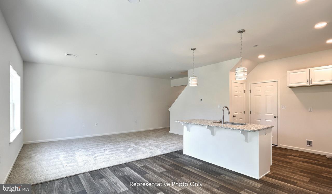 THE TOWNES AT BRIAR CREEK - Residential