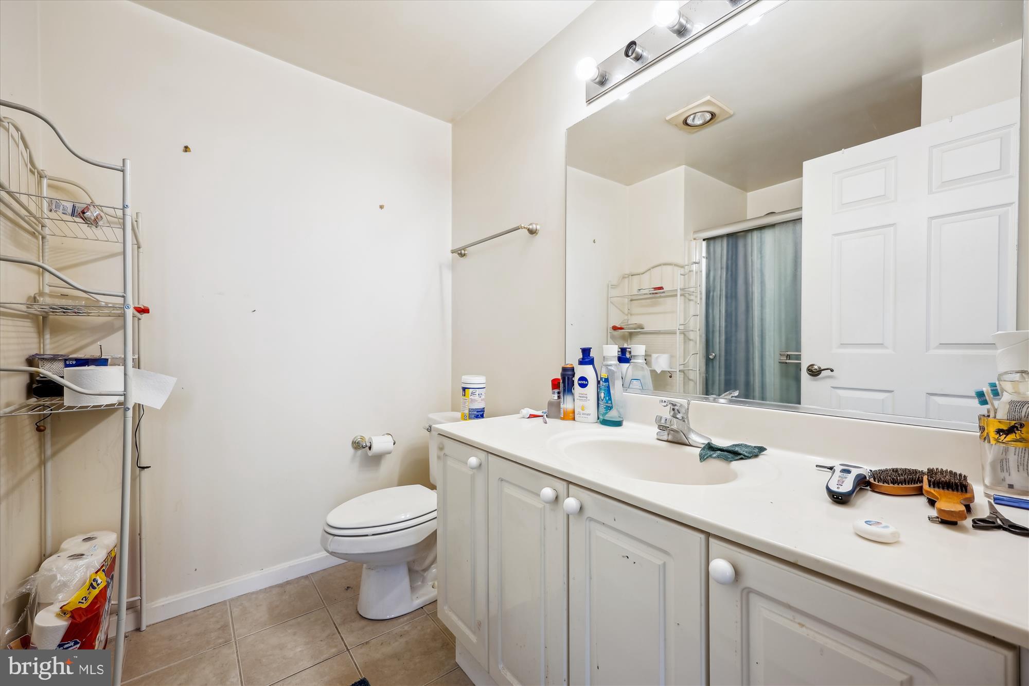 TURNBERRY COURTS AT LEIS - Residential