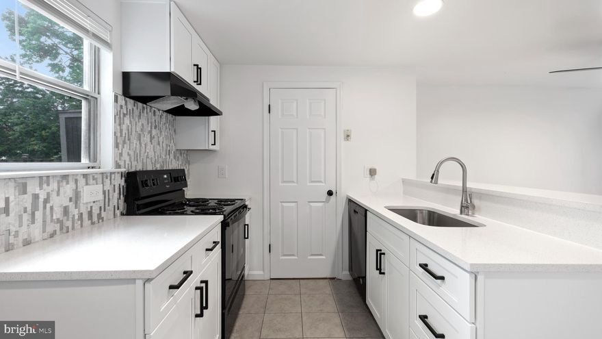 Available now! End unit 3 bedroom/2 bathroom townhouse located in a quiet community of Fairfax County (South Alexandria). This beautiful home is and is approximately 1,166 square feet and offers luxury features: - 3 spacious bedrooms, including 2 master bedrooms - 2 full bathrooms - Spacious 2nd floor loft - Laminate & ceramic tile flooring - Plush carpet - Open concept kitchen - Washer and dryer - Wood burning fireplace - Private front and back patios - Free assigned parking - Wired for cable - Home Security monitoring system - Conveniently located to Huntington Metro (5 miles), Ft. Belvoir (3 miles), Inova Mount Vernon Hospital (2.5 miles), National Harbor (8.8 miles), Old Town Alexandria (7.5 miles) and Costco (1.8 miles). Bike lanes just outside community. Cats and Small dogs  considered on Case by Case Basis.  Smoking strictly prohibited.