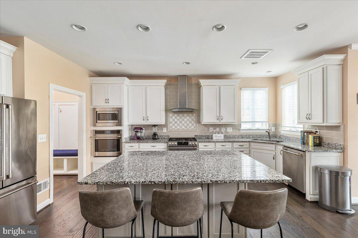 12137 HICKORY FALLS COURT