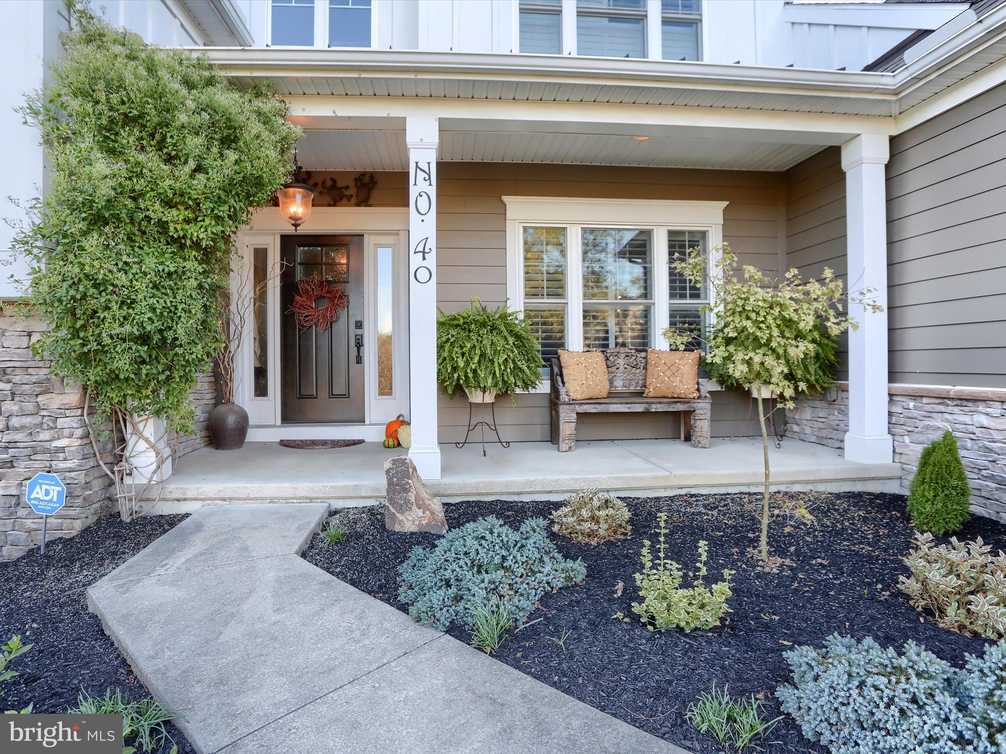 40 SIMMONS CREEK LANE