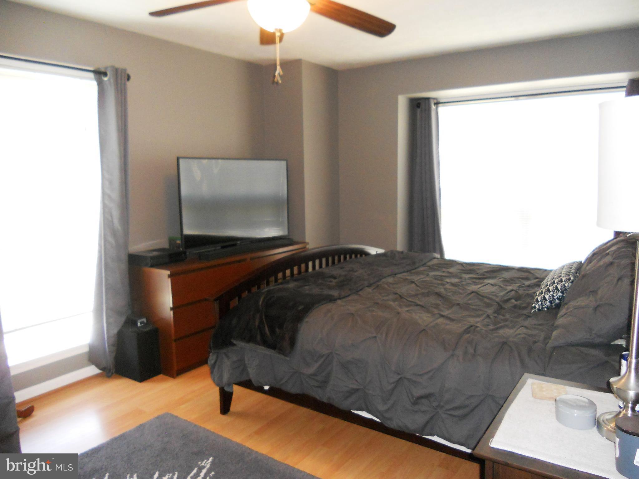 SMALL CROSSINGS - Residential