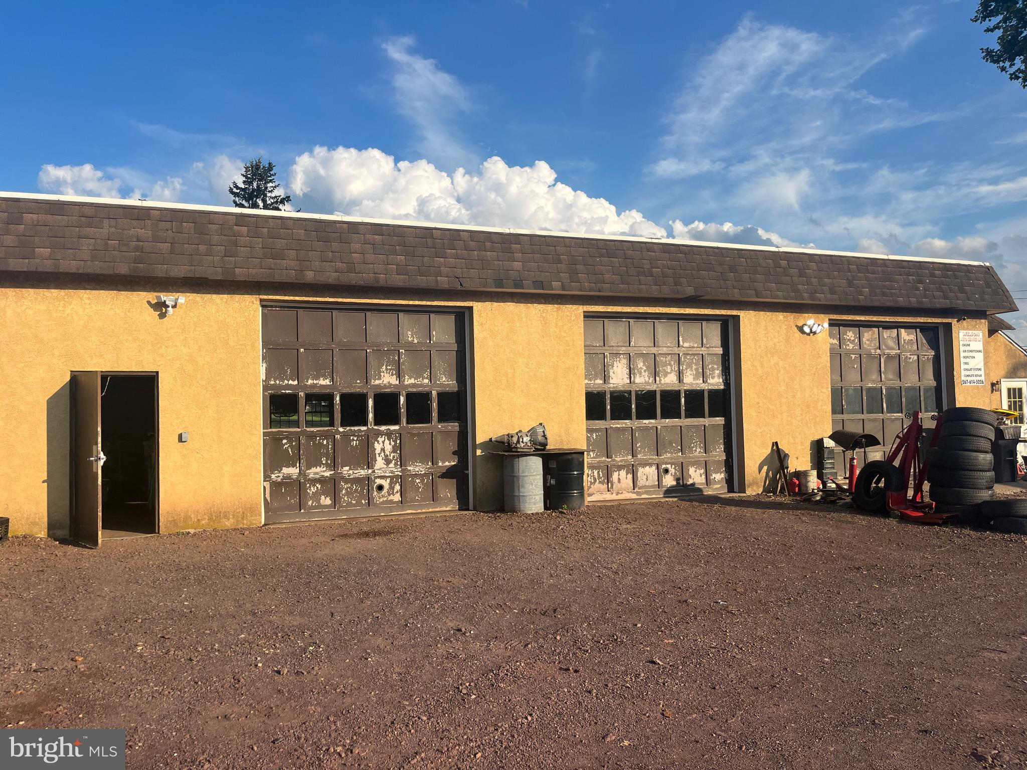 **Great Investment Opportunity right on route 309 in Hatfield - mixed use.- rental home in front and 3 bay garage in back - all leased. **