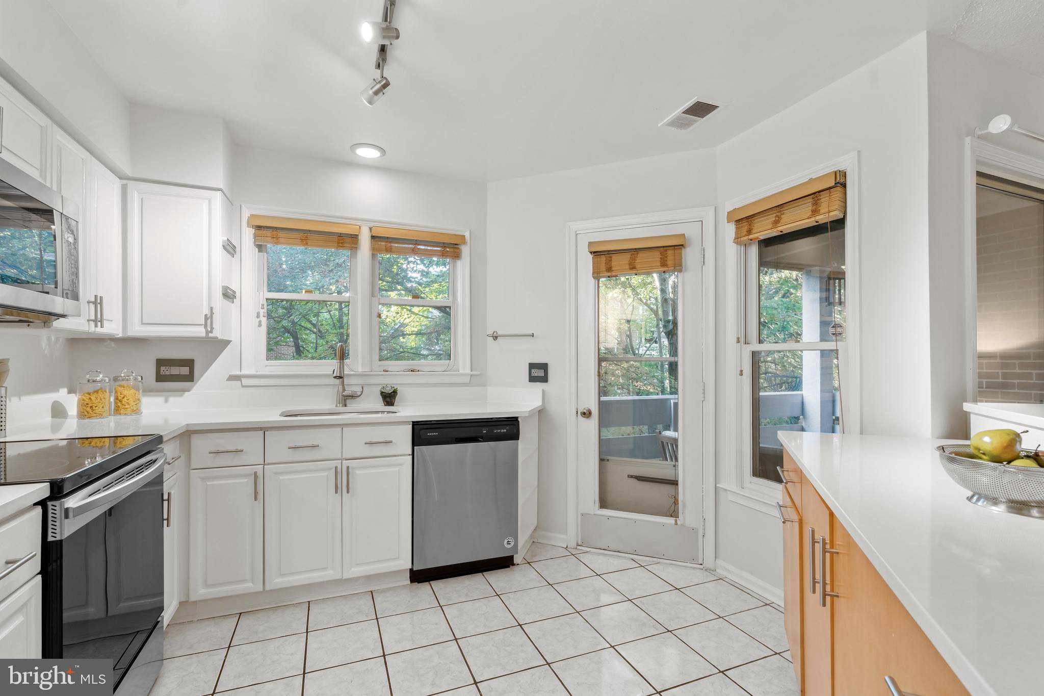 THE COVE - Residential