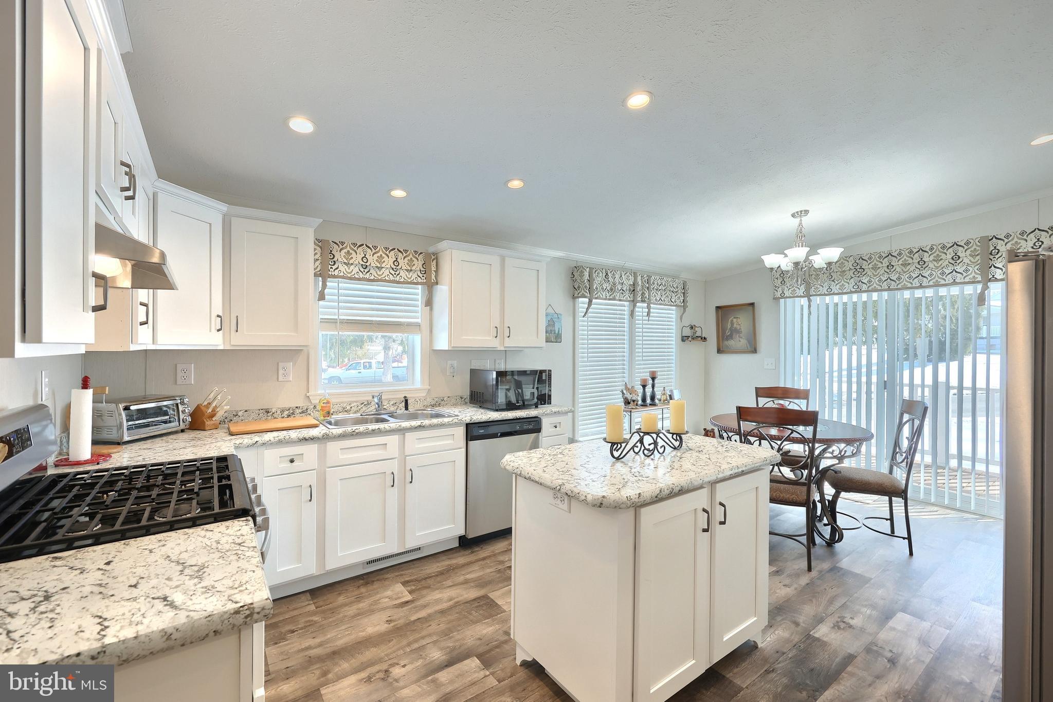 CRESTVIEW ACRES MHP - Residential