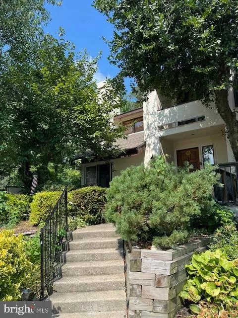 Baltimore, Maryland 21210, United States, 3 Bedrooms Bedrooms, ,4 BathroomsBathrooms,Residential,Contingent,50124