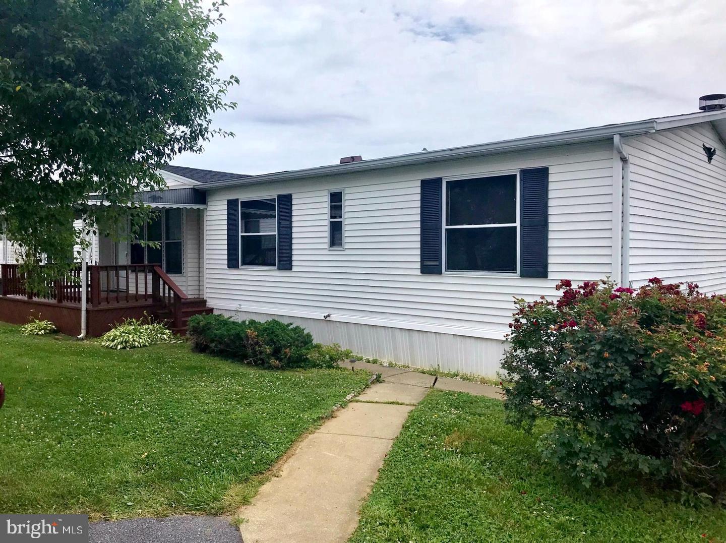 Welcome to 102 Arrowwood Ct, Lancaster, PA – a charming gem in Pheasant Ridge!
Nestled within the Pheasant Ridge community, this beautifully renovated 3-bedroom, 2-bath manufactured home offers 1,680 sq ft of comfortable, move-in-ready living. Fully updated in 2018, with brand-new vinyl flooring in 2023, this home combines worry-free living with great style. This home has so much to offer with its open and bright living area with abundant natural light, sleek vinyl flooring installed in 2023, provides for easy-care. Kitchen and baths fully refreshed in 2018 with tasteful finishes.
About Pheasant Ridge. Pheasant Ridge is an all-ages manufactured home community managed by Sun Communities, featuring over 550 home sites. Built in 1987, it has become a welcoming neighborhood with,
an outdoor pool, clubhouse, fitness center, playground, and basketball courts for neighbors to gather and unwind. Wide, paved streets, off-street parking, and city utilities for convenience and peace of mind.
Located in Lancaster County, Pheasant Ridge sits in the heart of Pennsylvania Dutch Country—rich in rural charm and close to everyday conveniences. Residents enjoy easy access to local parks, shopping, dining, and cultural attractions. It’s just a short drive to historic downtown Lancaster, Lititz, Millersville, and Ephrata. The surrounding countryside offers scenic views, farmland roads, and a peaceful pace of life . Reddit locals describe the area as green, family-friendly, serene—and perfect for those seeking space and community .