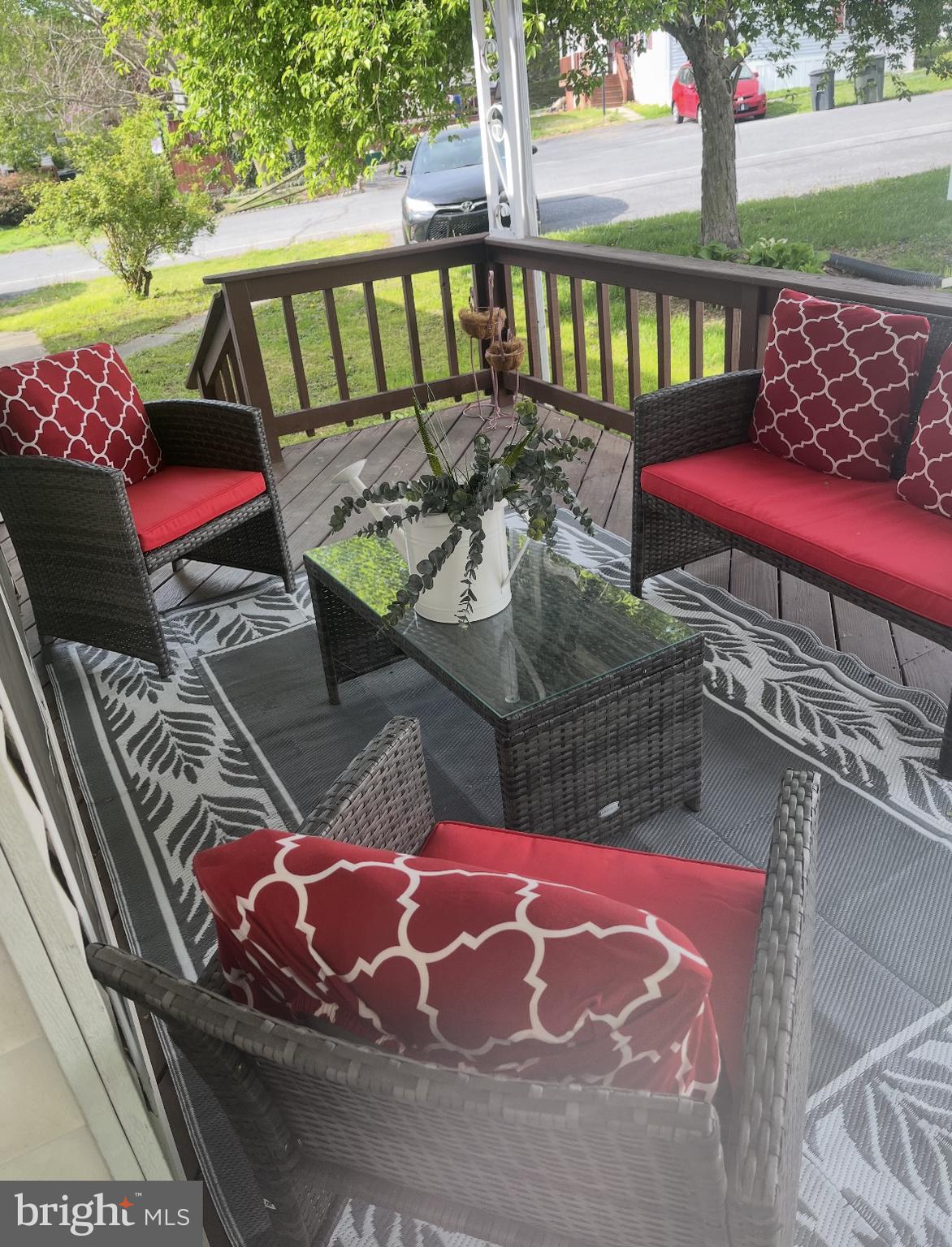 102 ARROWWOOD COURT