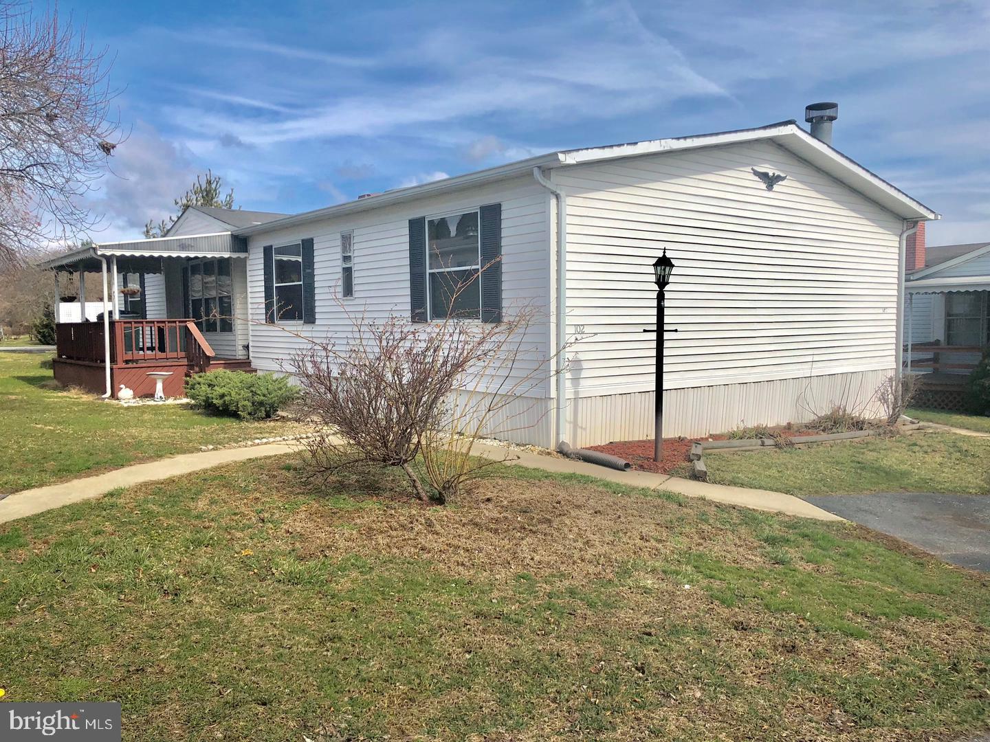 102 ARROWWOOD COURT