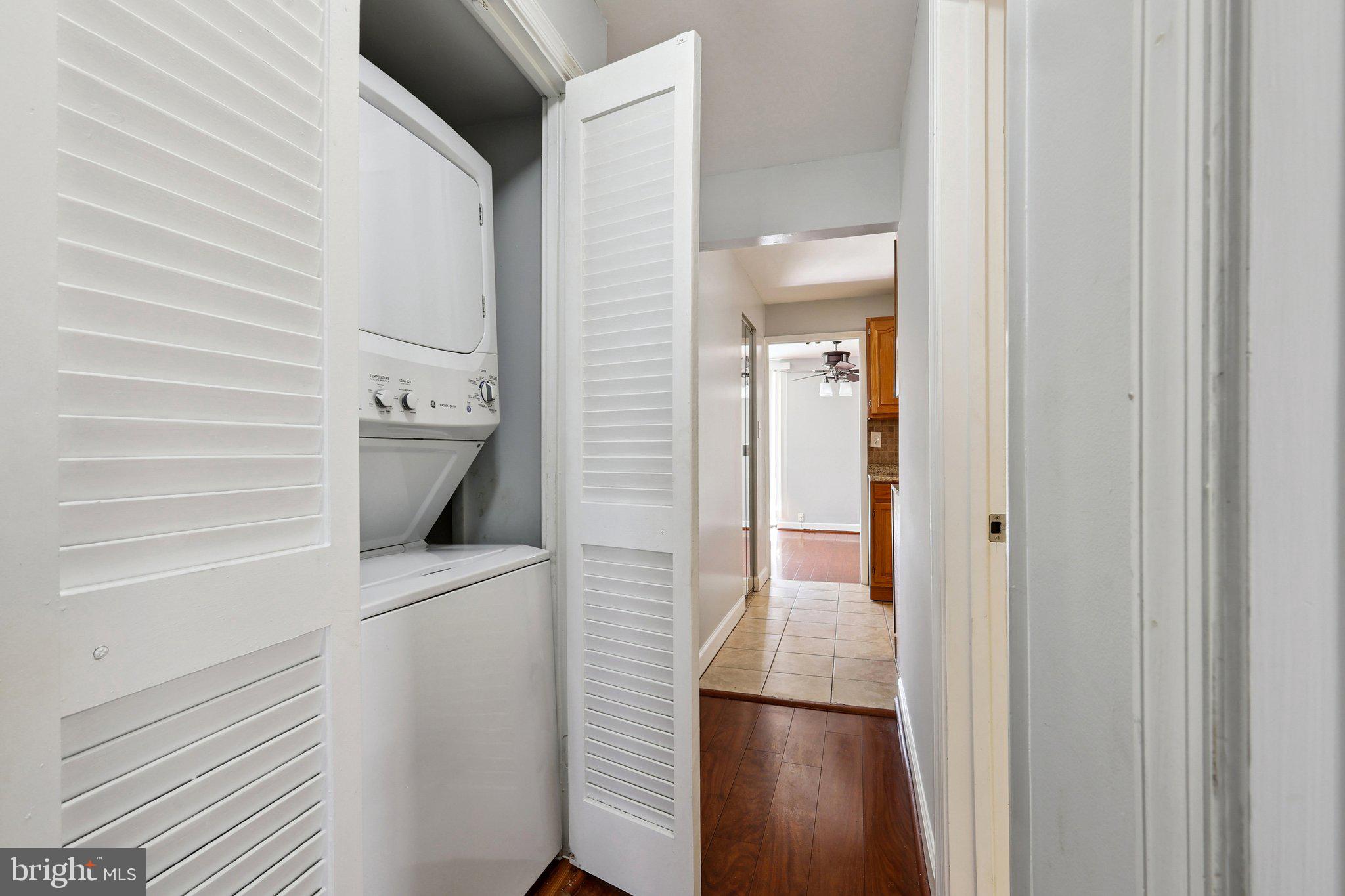 HUNTLEY SQUARE CONDOMINIUMS - Residential