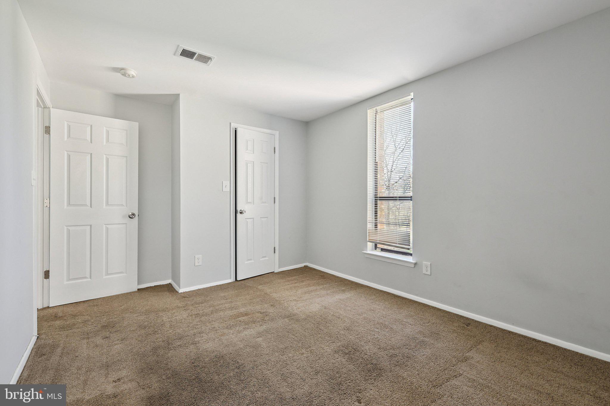 HUNTLEY SQUARE CONDOMINIUMS - Residential