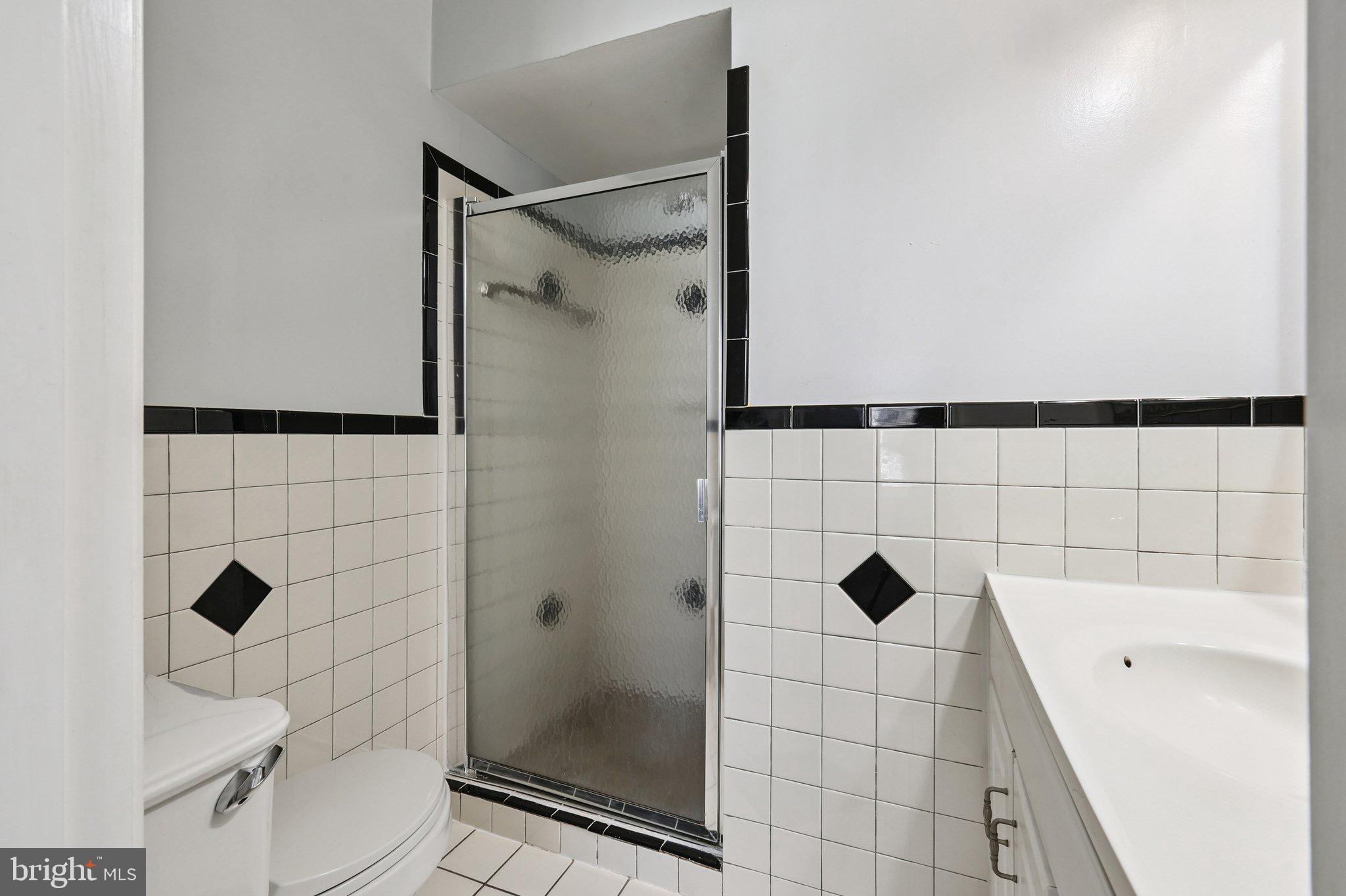 HUNTLEY SQUARE CONDOMINIUMS - Residential