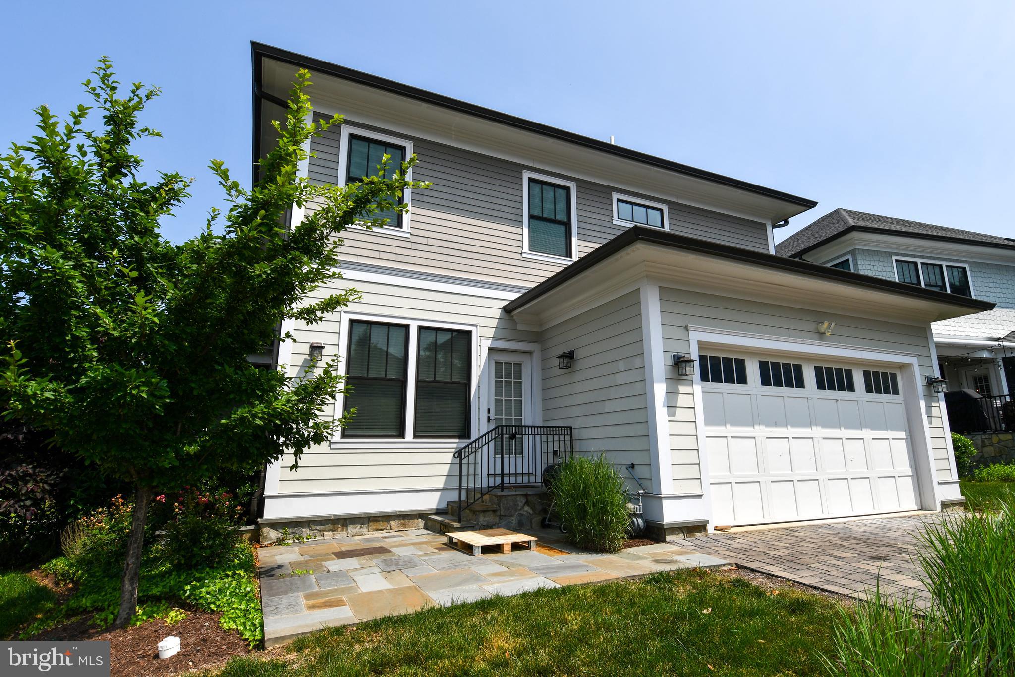 ABINGDON COURT - Residential Lease