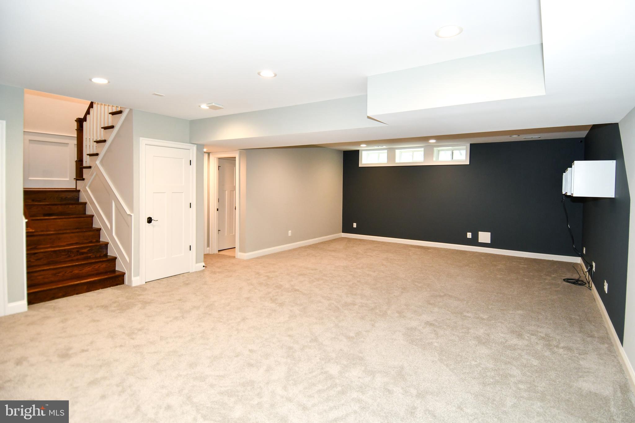 ABINGDON COURT - Residential Lease