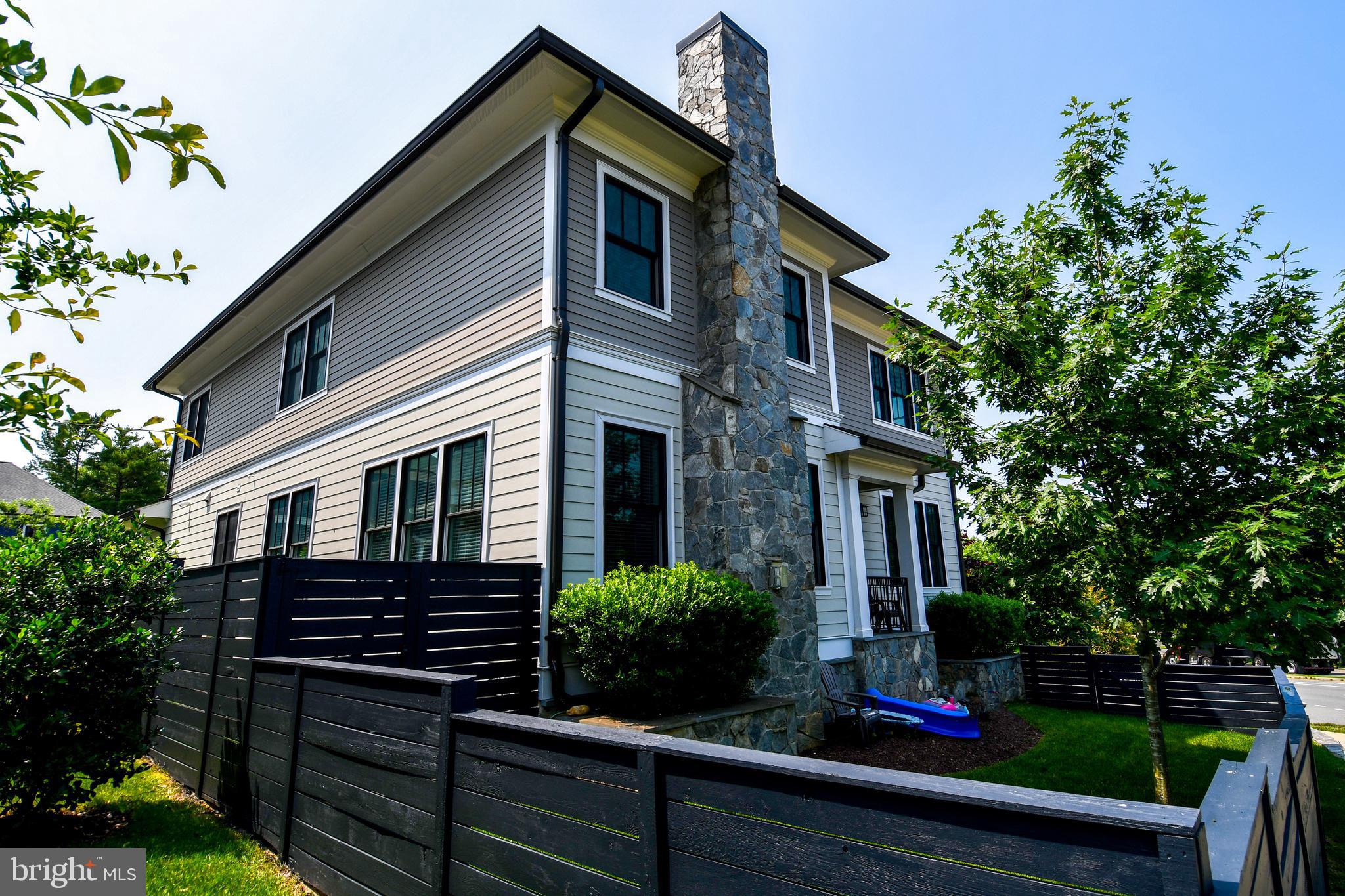 ABINGDON COURT - Residential Lease