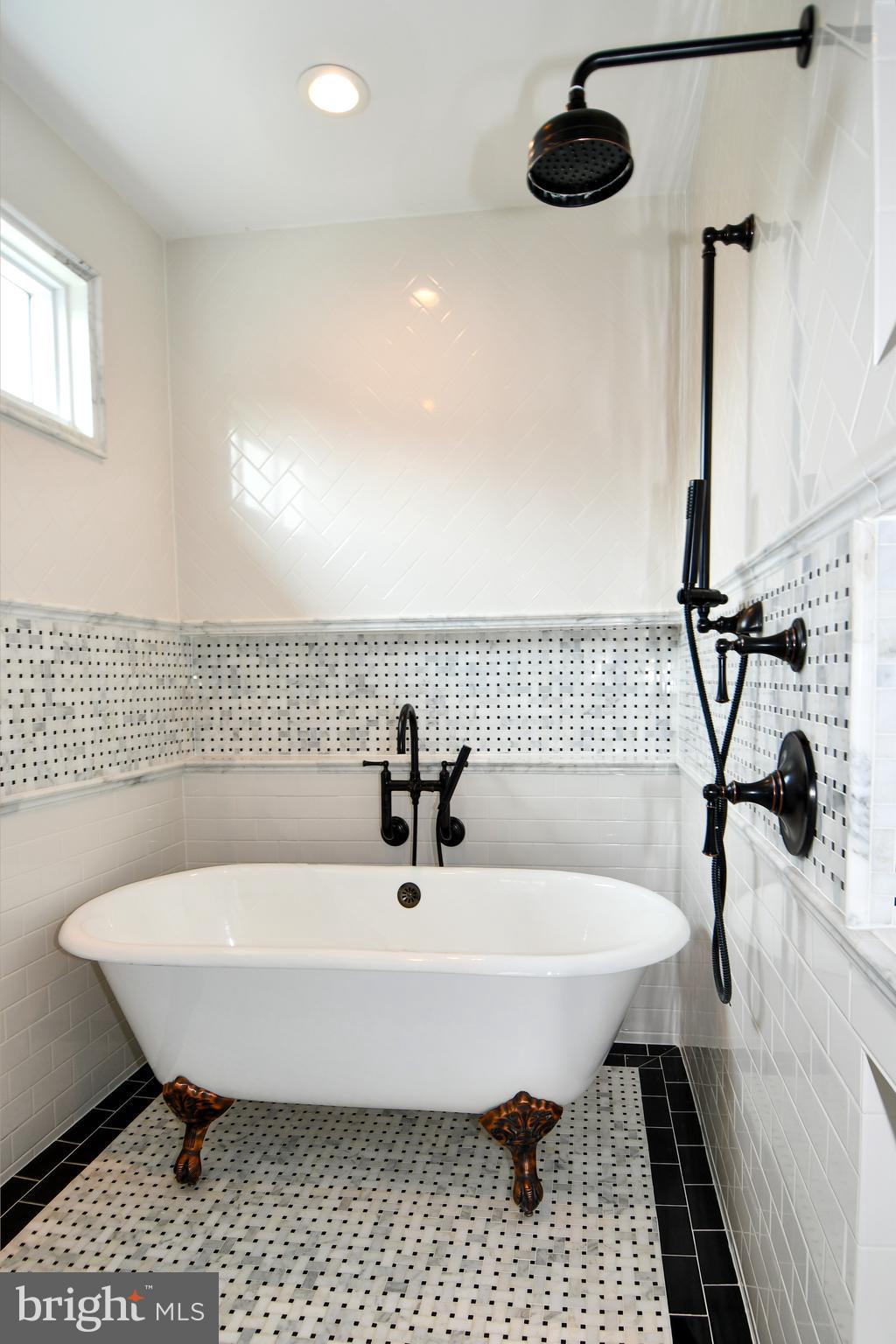 ABINGDON COURT - Residential Lease