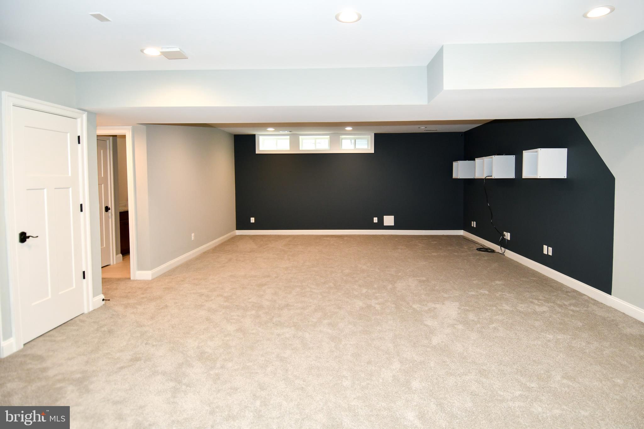 ABINGDON COURT - Residential Lease