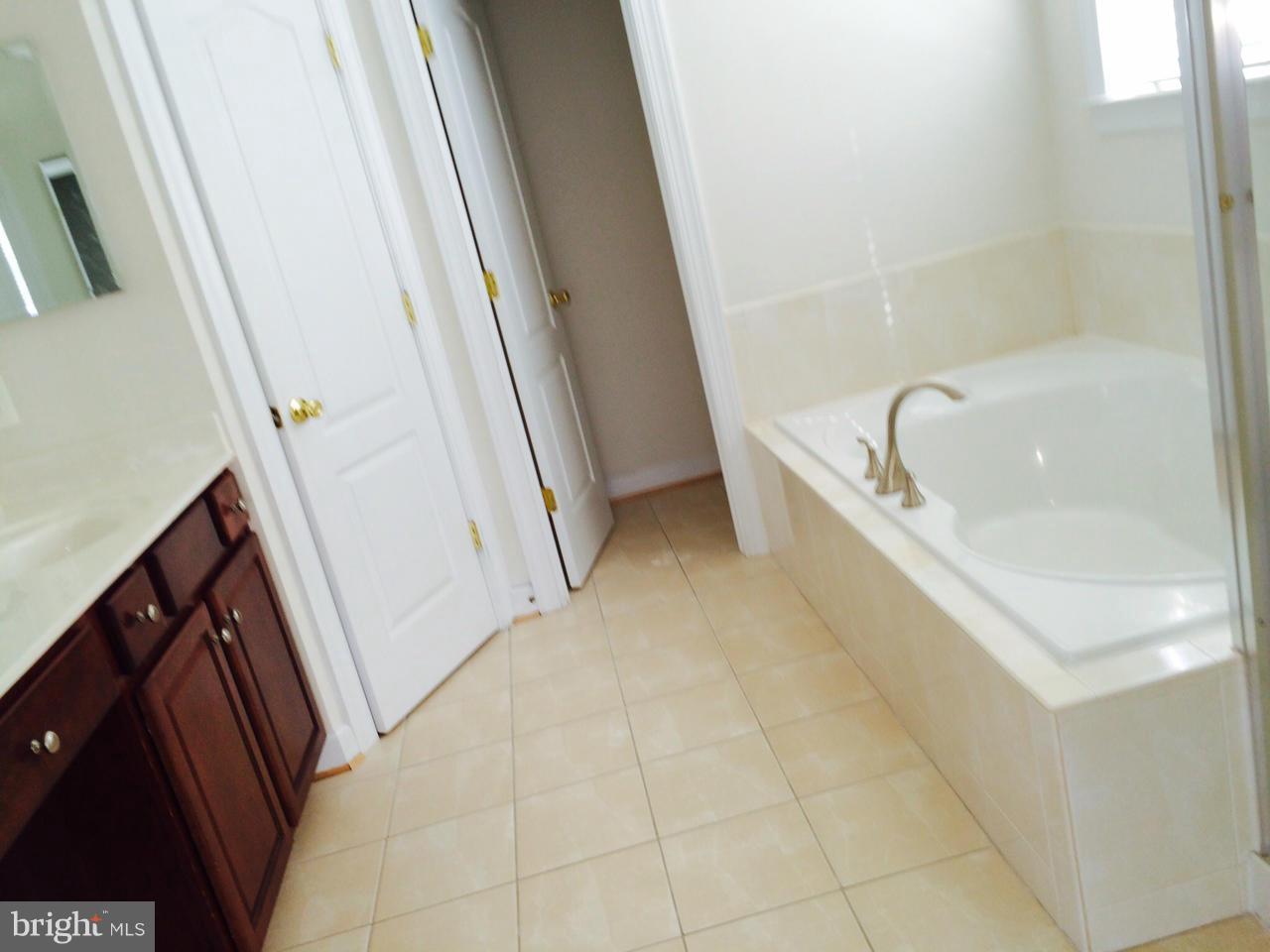 MONTICELLO - Residential Lease